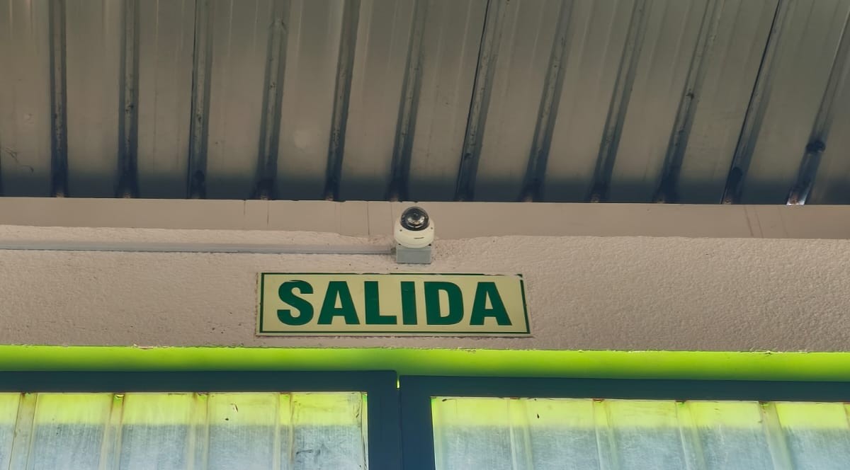 Proyecto de conectividad y videovigilancia empresarial 4